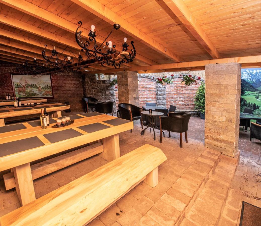 Hotel Novotheos Oradea Luaran gambar