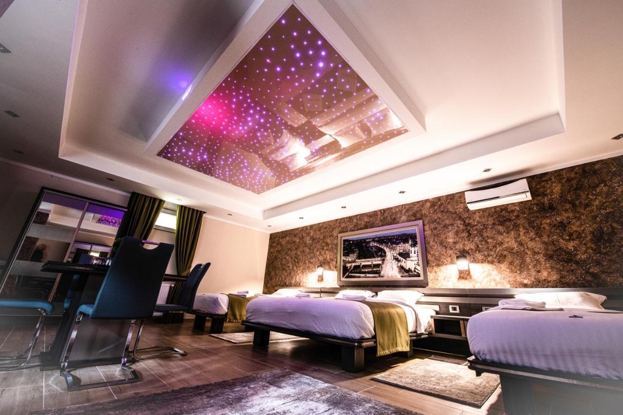 Hotel Novotheos Oradea Luaran gambar