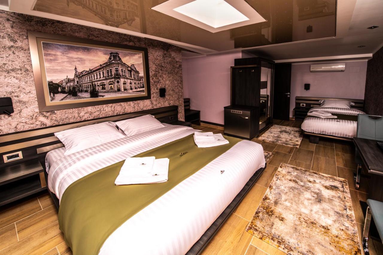 Hotel Novotheos Oradea Luaran gambar