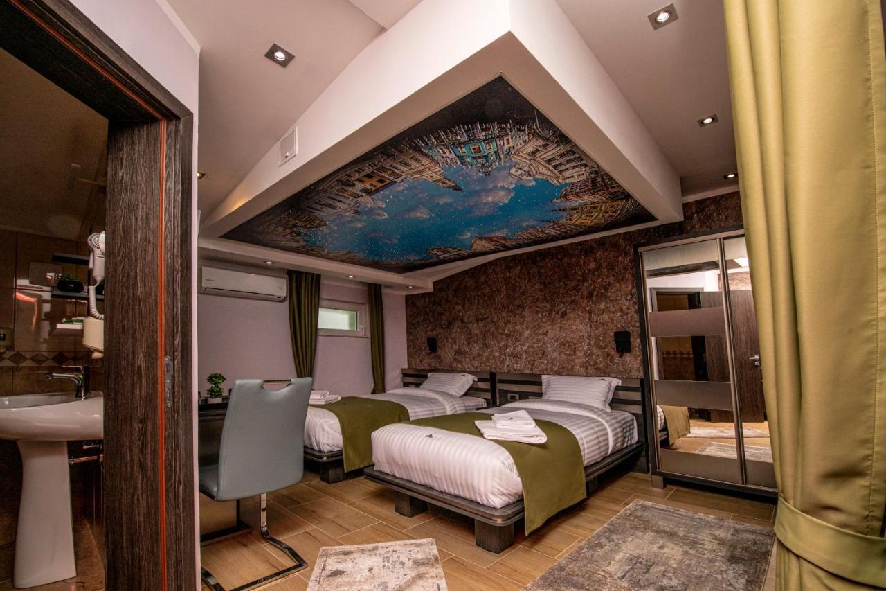 Hotel Novotheos Oradea Luaran gambar