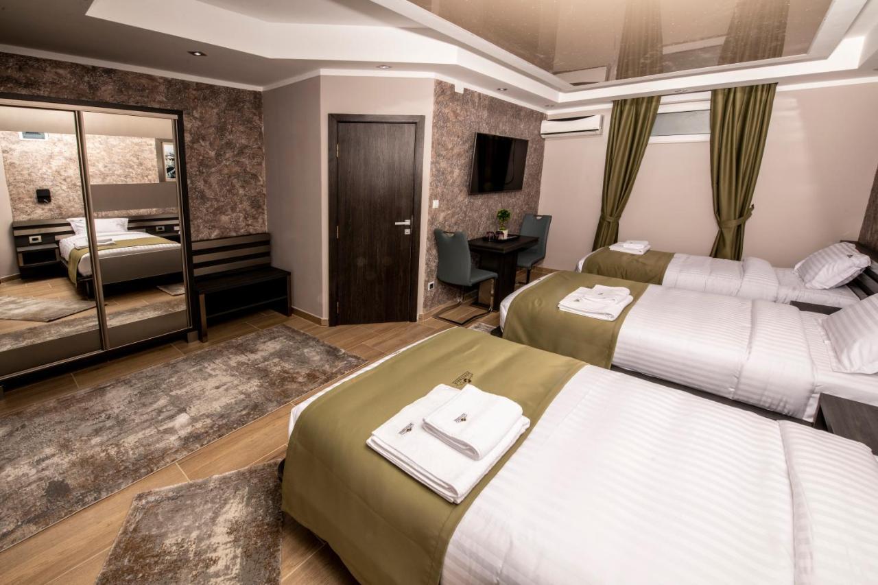 Hotel Novotheos Oradea Luaran gambar