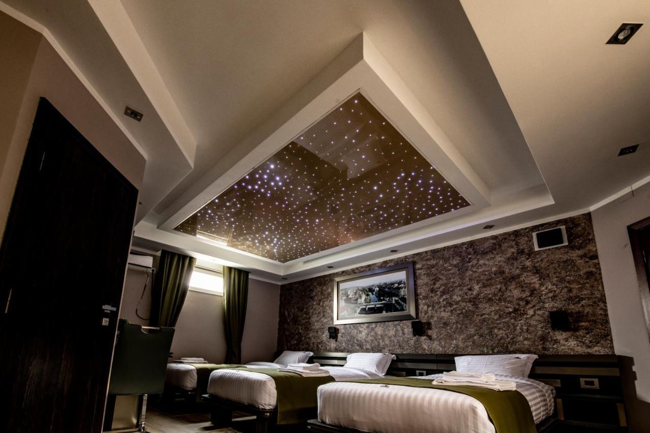 Hotel Novotheos Oradea Luaran gambar