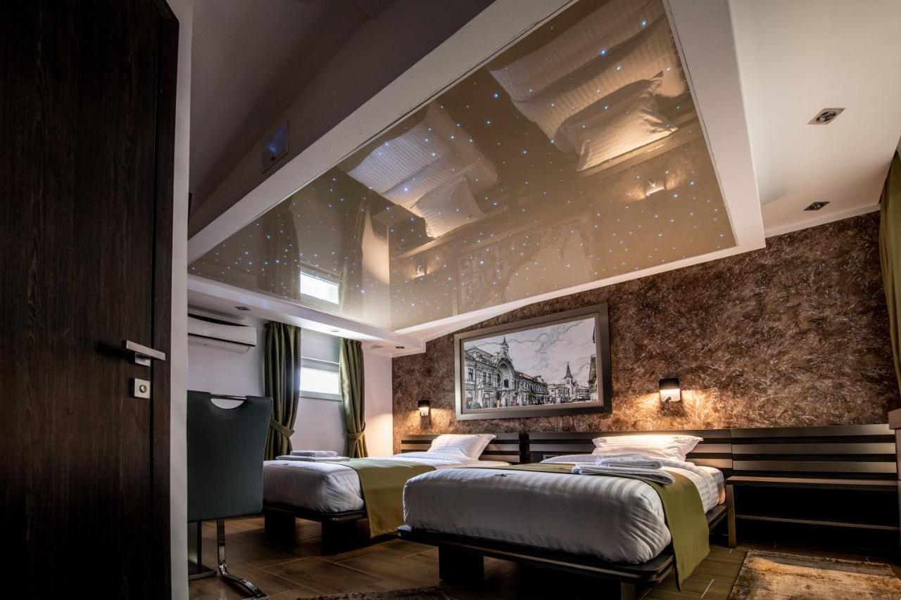 Hotel Novotheos Oradea Luaran gambar
