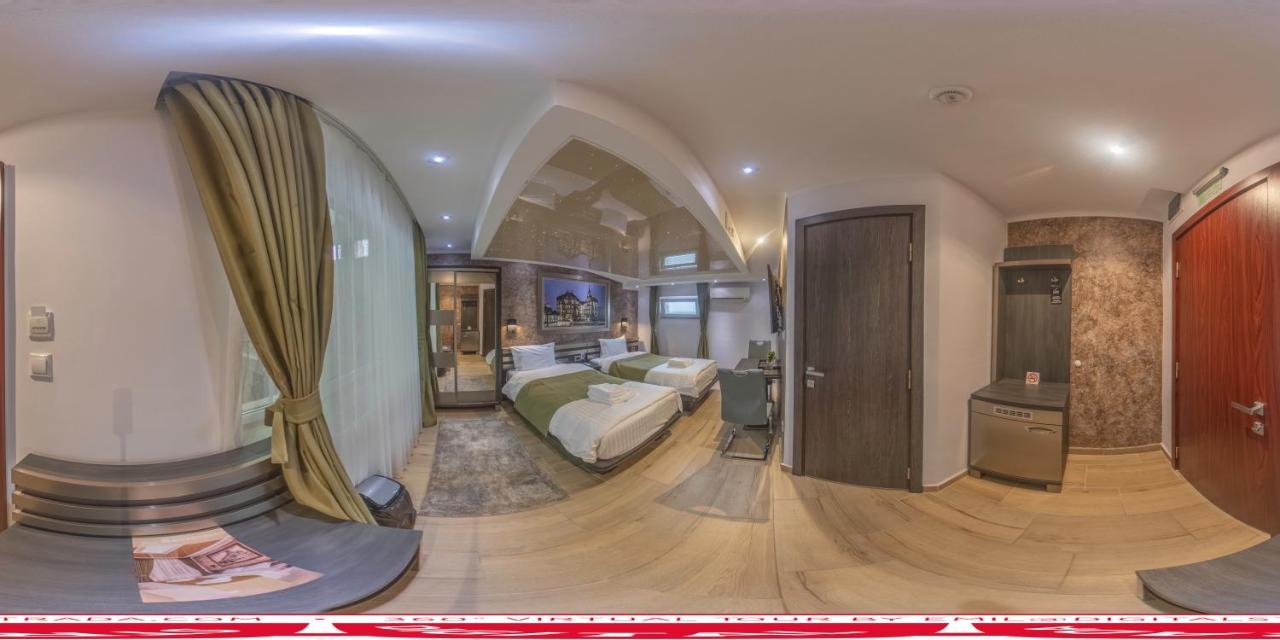 Hotel Novotheos Oradea Luaran gambar