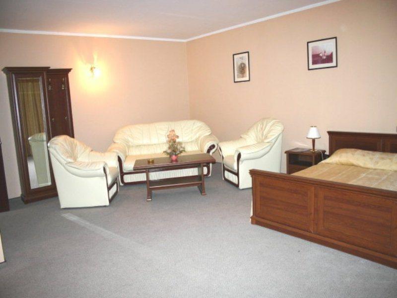 Hotel Novotheos Oradea Luaran gambar