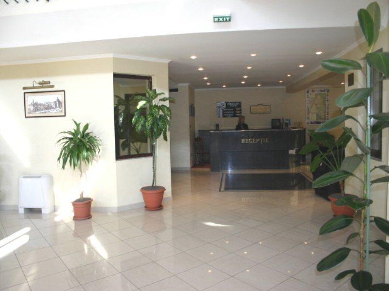 Hotel Novotheos Oradea Luaran gambar